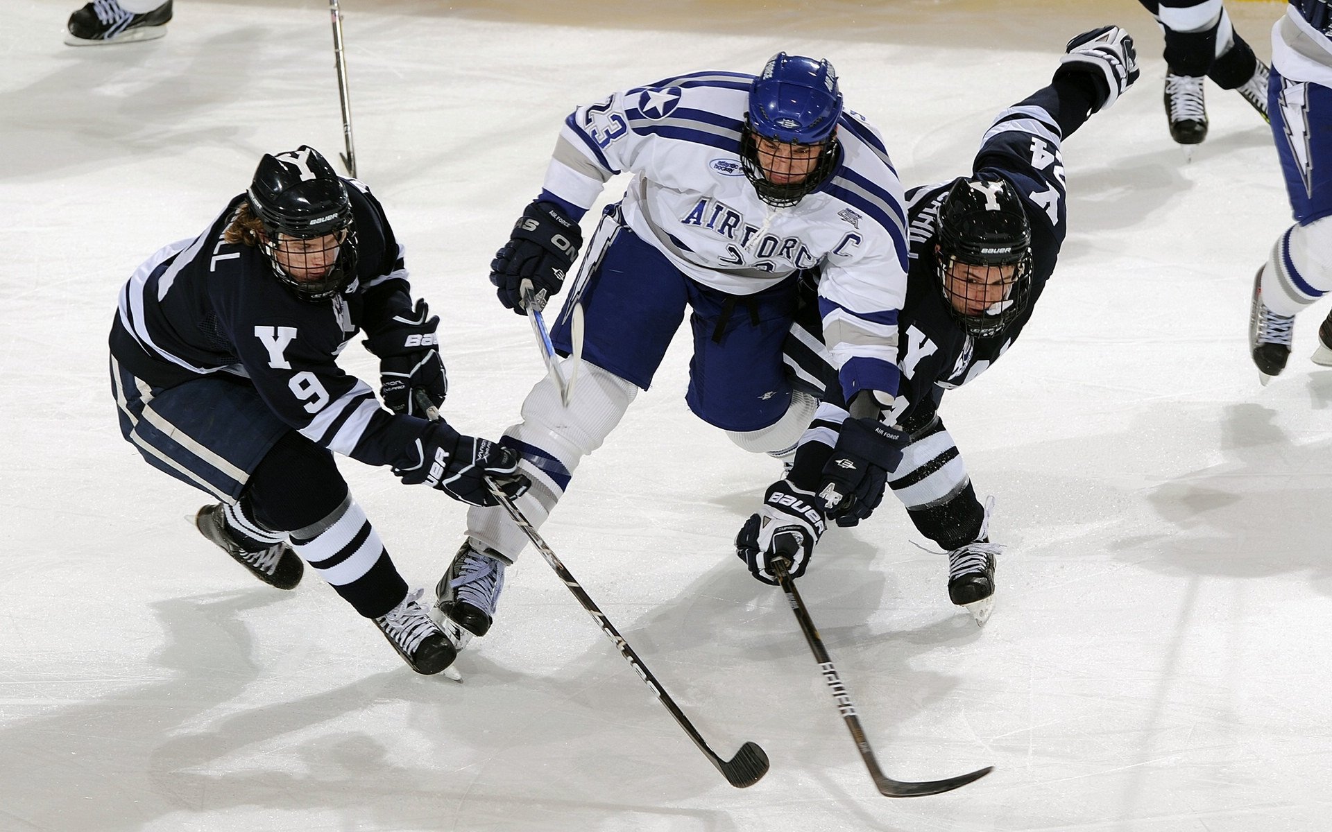 亚足联推动裁判专业化,提升执法水平,足球裁判执法心得体会