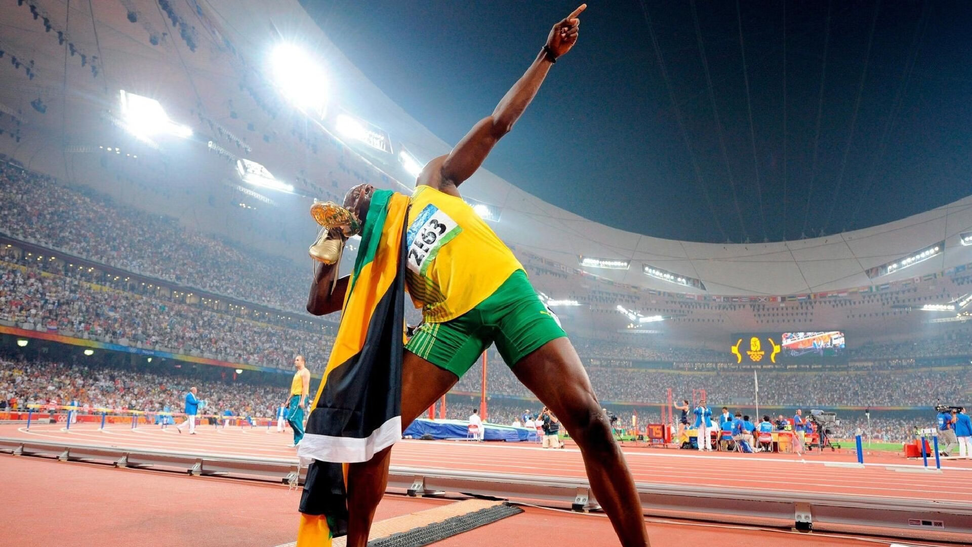 自由泳长距离波兰耐力出众，自由泳速度一般多少